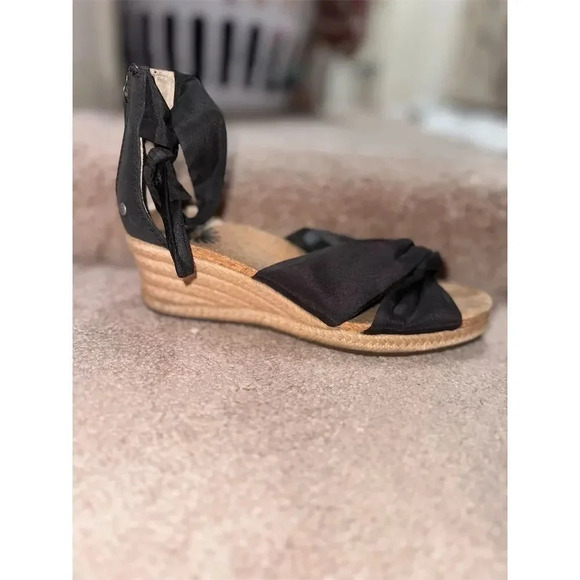 UGG Traci Espadrille Ankle Strap Wedge Sandals Black Women's Size 6 - Picture 1 of 9
